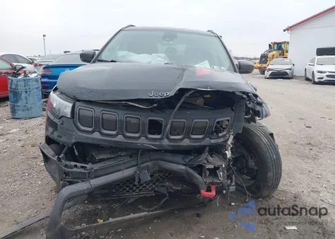 2022 Jeep Compass Trailhawk 4X4 z USA, uszkodzony, nr VIN 3C4NJDDB2NT114632